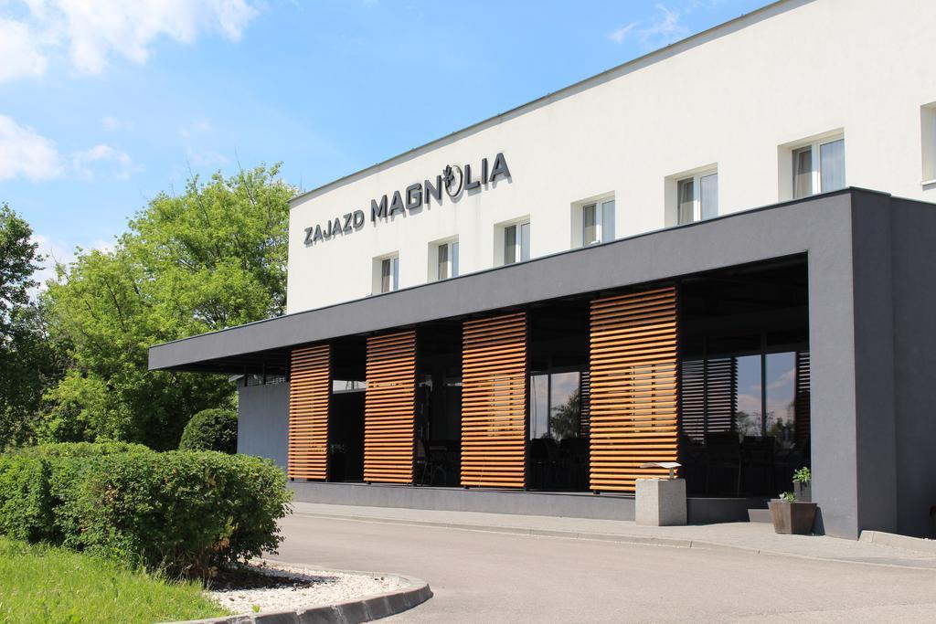 Zajazd Magnolia-Airport Modlin Hotel Pomiechówek Exterior foto